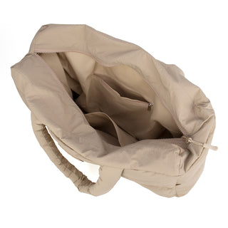 _Großzügiges Hauptfach mit separaten Innenfächern