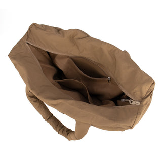 _Großzügiges Hauptfach mit separaten Innenfächern