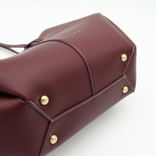 _Metallfüße um Abnutzung vorzubeugen